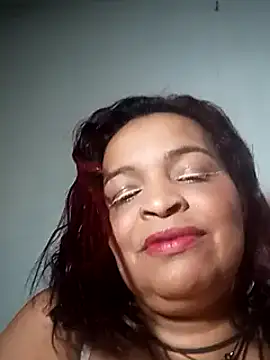 Snapshot of _violetta_- chatting on 03-18-25, 06:26 violetta - online show from 03-18-25, 06:26