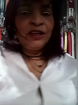 Snapshot of _violetta_- chatting on 03-20-25, 10:07 violetta - online show from 03-20-25, 10:07