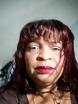 Snapshot of _violetta_- chatting on 03-21-25, 02:18 violetta - online show from 03-21-25, 02:18