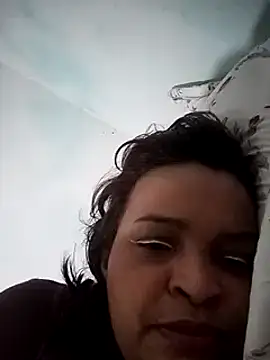 Snapshot of _violetta_- chatting on 03-22-25, 12:17 violetta - online show from 03-22-25, 12:17