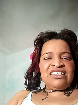 Snapshot of _violetta_- chatting on 03-22-25, 03:20 violetta - online show from 03-22-25, 03:20