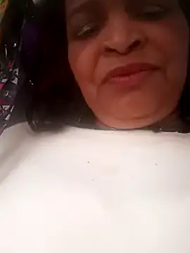 Snapshot of _violetta_- chatting on 03-22-25, 09:31 violetta - online show from 03-22-25, 09:31