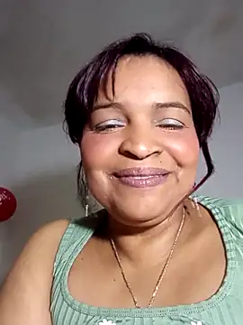 Snapshot of _violetta_- chatting on 09-20-25, 02:07 violetta - online show from 09-20-25, 02:07