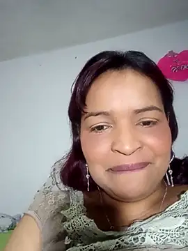 Snapshot of _violetta_- chatting on 09-21-25, 11:12 violetta - online show from 09-21-25, 11:12