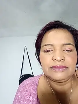Snapshot of _violetta_- chatting on 09-22-25, 11:56 violetta - online show from 09-22-25, 11:56