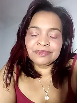 Snapshot of _violetta_- chatting on 10-17-25, 01:31 violetta - online show from 10-17-25, 01:31