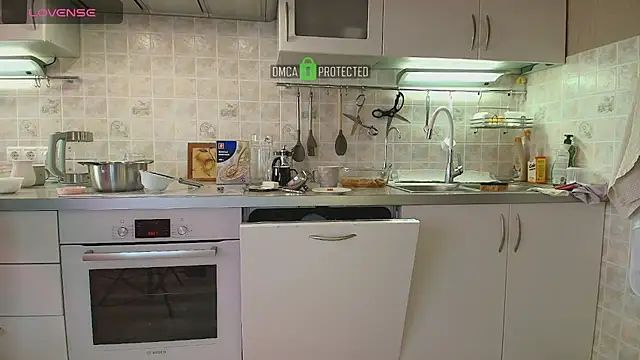 MilfeaN online show from 02-25-25, 05:30