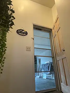 EllaSnow online show from 03-15-26, 03:40