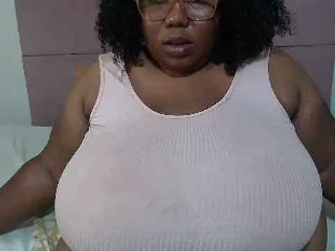 Snapshot of DAIRYBELLELIZxx chatting on 01-08-25, 07:24 DAIRYBELLELIZxx online show from 01-08-25, 07:24