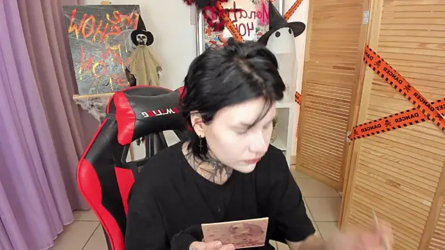 mekurisu online show from 10-27-25, 01:20