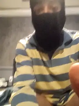 Snapshot of motoboysafd chatting on 09-26-25, 05:11 motoboysafd online show from 09-26-25, 05:11