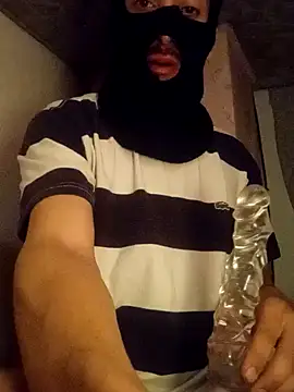 Snapshot of motoboysafd chatting on 10-23-25, 07:51 motoboysafd online show from 10-23-25, 07:51