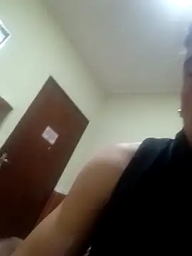 Snapshot of motoboysafd chatting on 03-11-26, 04:29 motoboysafd online show from 03-11-26, 04:29