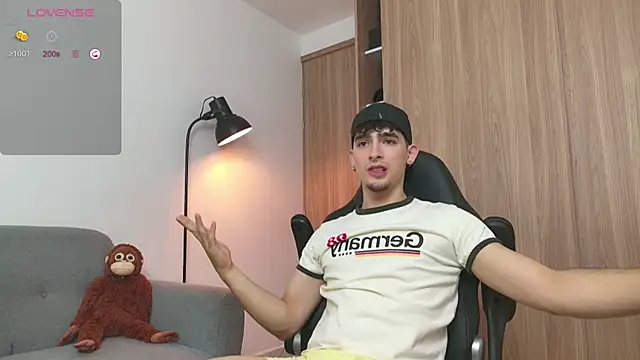 Snapshot of zenn_rush1 chatting on 02-08-25, 01:01 zenn rush1 online show from 02-08-25, 01:01