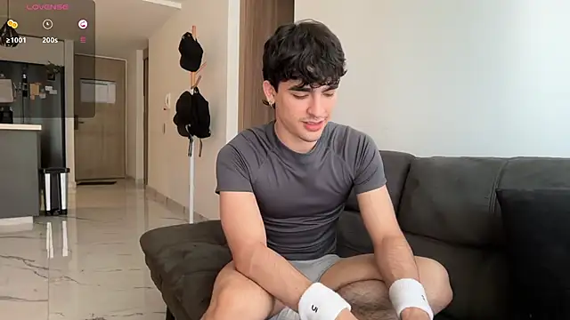 Snapshot of zenn_rush1 chatting on 10-02-25, 01:40 zenn rush1 online show from 10-02-25, 01:40