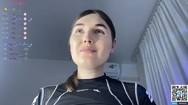 Snapshot of Maria_Bowie chatting on 02-07-25, 04:24 Maria Bowie online show from 02-07-25, 04:24