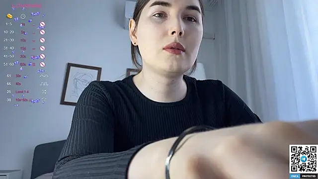 Snapshot of Maria_Bowie chatting on 02-20-25, 07:55 Maria Bowie online show from 02-20-25, 07:55