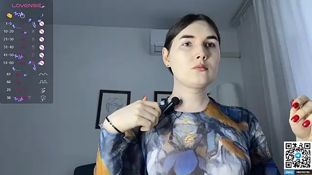 Snapshot of Maria_Bowie chatting on 03-06-25, 07:47 Maria Bowie online show from 03-06-25, 07:47