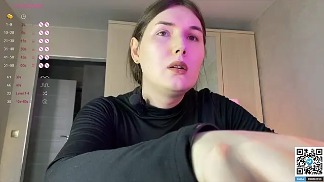 Snapshot of Maria_Bowie chatting on 09-25-25, 07:34 Maria Bowie online show from 09-25-25, 07:34