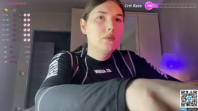 Snapshot of Maria_Bowie chatting on 10-27-25, 08:40 Maria Bowie online show from 10-27-25, 08:40