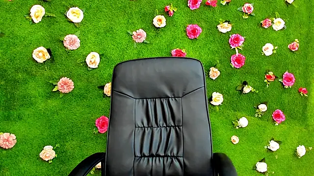 Huge Titties  online show from 01-30-25, 05:09