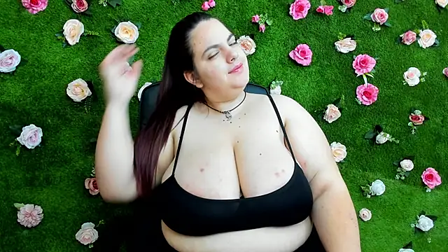 Huge Titties  online show from 03-07-25, 04:57