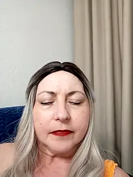 Snapshot of Lana_Luna1 chatting on 10-18-25, 04:08 Lana Luna1 online show from 10-18-25, 04:08