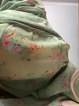 HotRiyacpl online show from 12-23-25, 05:16