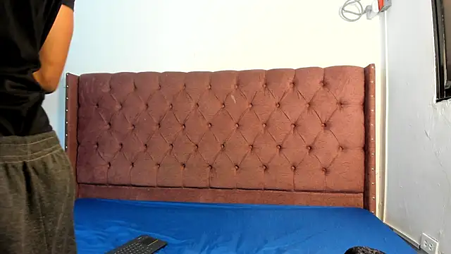 Snapshot of boys_yourparty chatting on 12-16-25, 01:05 boys yourparty online show from 12-16-25, 01:05