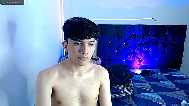 Snapshot of benji_hoter chatting on 11-08-25, 11:14 benji hoter online show from 11-08-25, 11:14