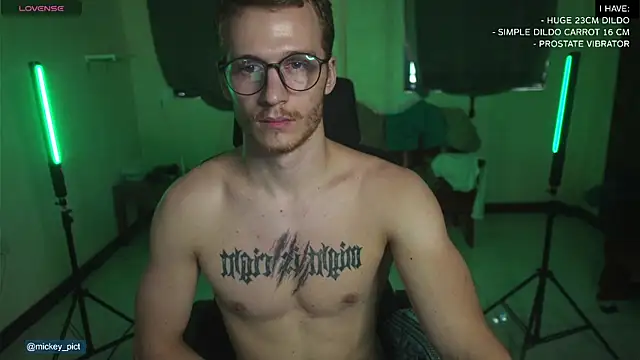 mickeypict online show from 12-22-24, 07:00