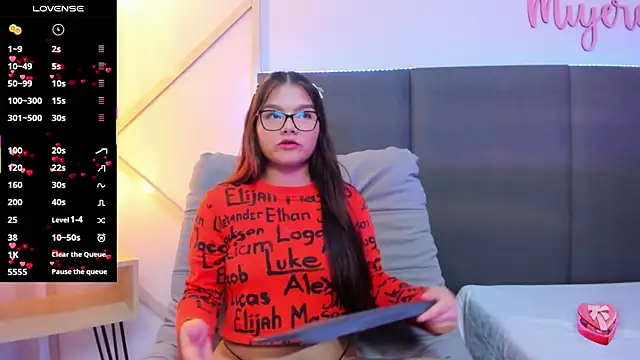 Snapshot of SophieHarris_ chatting on 03-07-25, 08:00 SophieHarris online show from 03-07-25, 08:00