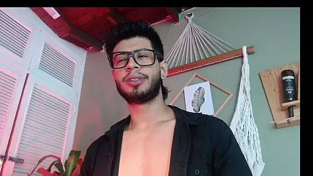 Colby brown03 online show from 11-24-25, 07:57