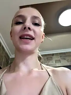 Snapshot of CaseyStar chatting on 12-04-24, 01:53 CaseyStar online show from 12-04-24, 01:53