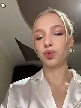 Snapshot of CaseyStar chatting on 12-07-24, 09:06 CaseyStar online show from 12-07-24, 09:06