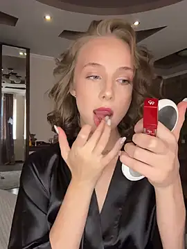 Snapshot of CaseyStar chatting on 12-13-24, 11:02 CaseyStar online show from 12-13-24, 11:02