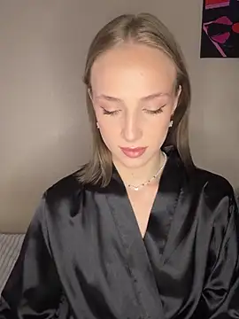 Snapshot of CaseyStar chatting on 12-16-24, 12:16 CaseyStar online show from 12-16-24, 12:16