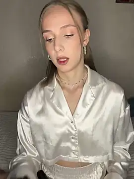 Snapshot of CaseyStar chatting on 01-06-25, 01:30 CaseyStar online show from 01-06-25, 01:30