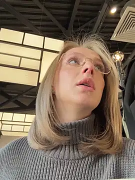 Snapshot of CaseyStar chatting on 02-09-25, 09:47 CaseyStar online show from 02-09-25, 09:47