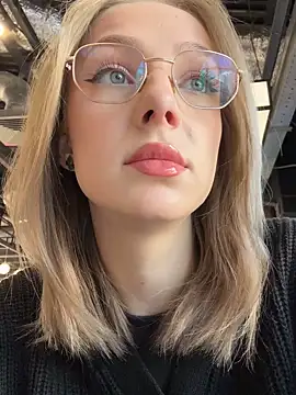 Snapshot of CaseyStar chatting on 02-10-25, 09:25 CaseyStar online show from 02-10-25, 09:25