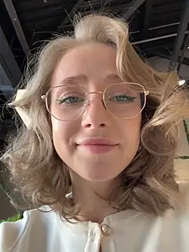 Snapshot of CaseyStar chatting on 02-22-25, 11:24 CaseyStar online show from 02-22-25, 11:24