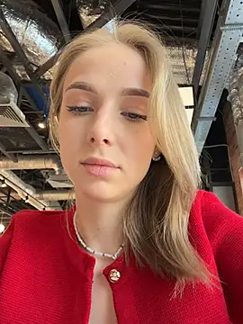 Snapshot of CaseyStar chatting on 02-28-25, 09:36 CaseyStar online show from 02-28-25, 09:36