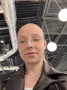 Snapshot of CaseyStar chatting on 03-17-25, 09:33 CaseyStar online show from 03-17-25, 09:33