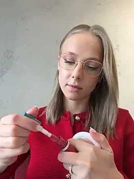 Snapshot of CaseyStar chatting on 03-19-25, 09:49 CaseyStar online show from 03-19-25, 09:49