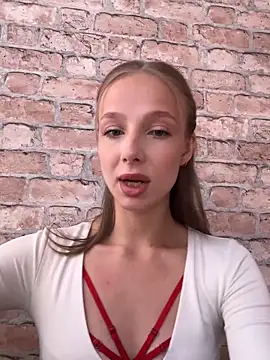 Snapshot of CaseyStar chatting on 09-24-25, 11:35 CaseyStar online show from 09-24-25, 11:35