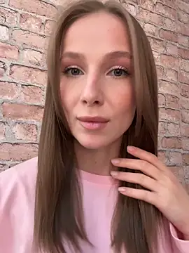 Snapshot of CaseyStar chatting on 11-27-25, 12:40 CaseyStar online show from 11-27-25, 12:40