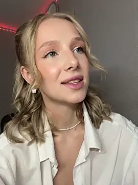 Snapshot of CaseyStar chatting on 02-12-26, 03:40 CaseyStar online show from 02-12-26, 03:40