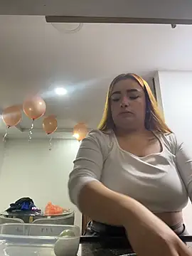 Snapshot of Tatiana_O chatting on 03-18-26, 01:03 Tatiana O online show from 03-18-26, 01:03