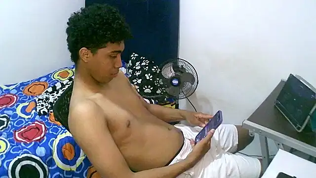 Snapshot of sexy_diamante_ chatting on 09-21-25, 10:22 sexy diamante  online show from 09-21-25, 10:22