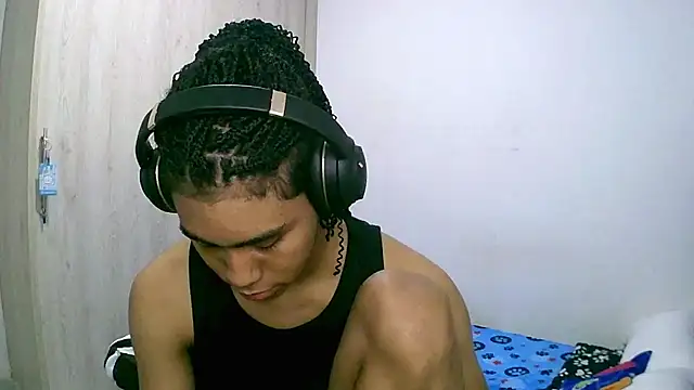 sexy diamante  online show from 11-21-25, 01:59